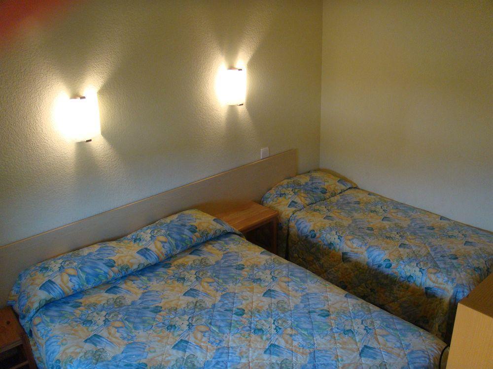 Hotel Eco - A75 Banassac Екстер'єр фото